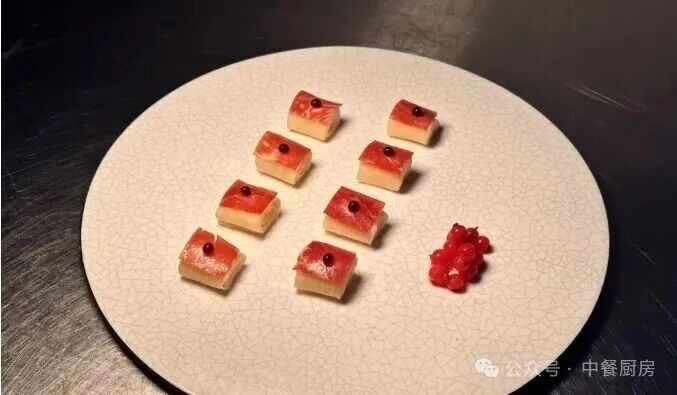 当餐酒楼融合菜，鲜香入味