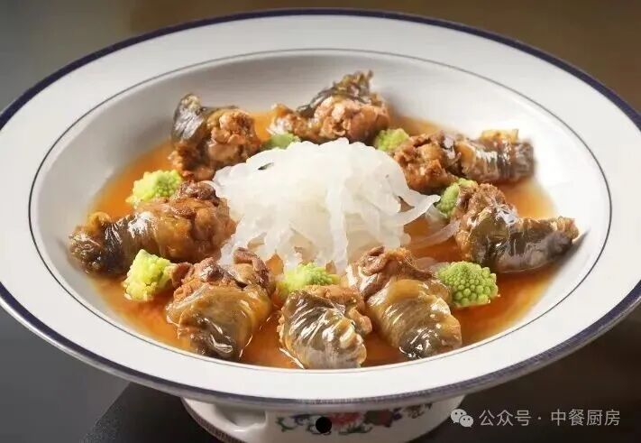 当餐酒楼融合菜，简烹出臻味，招牌承匠心