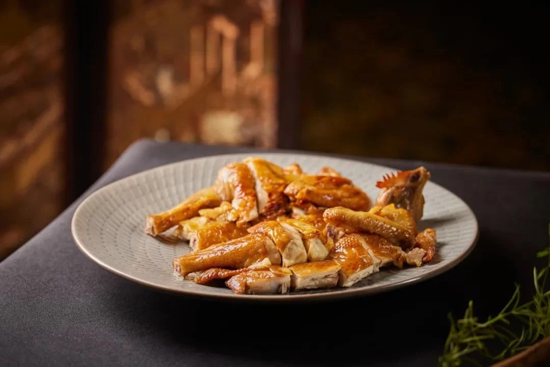 当餐酒楼热卖融合菜，选料严格把关