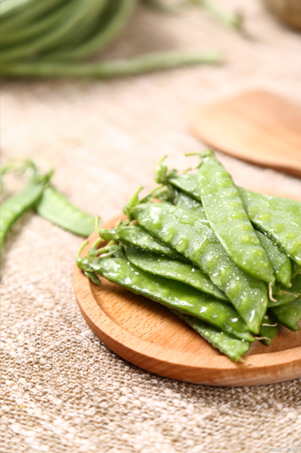 荷兰豆作为一种营养丰富的时令蔬菜，其营养价值与食用方法密切相关