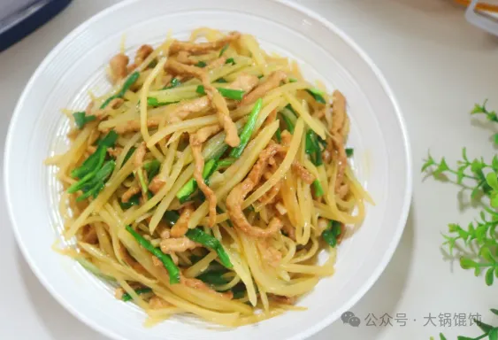 食材常见，做法简单，这道家常菜，反复做吃不腻