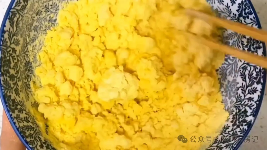 玉米面新做法，蓬松宣软，营养又美味，爱吃粗粮的赶紧收藏起来吧！