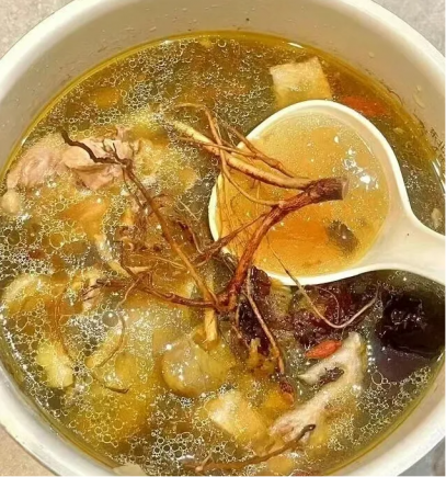 养生食饮五指毛桃鸡汤！超适合广东人巨祛湿