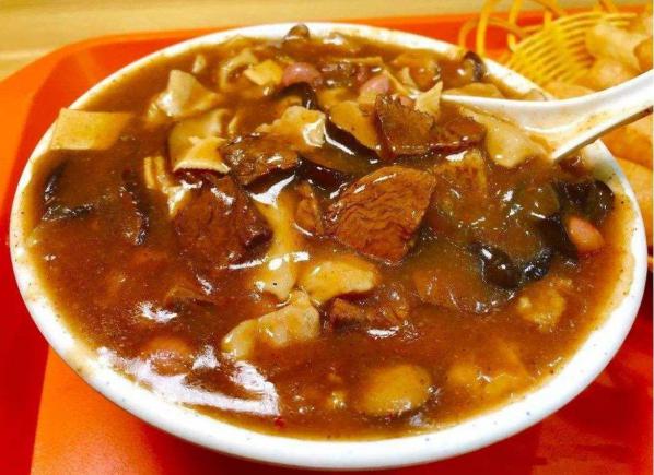 邓州美食胡辣汤，暖胃提神还解馋