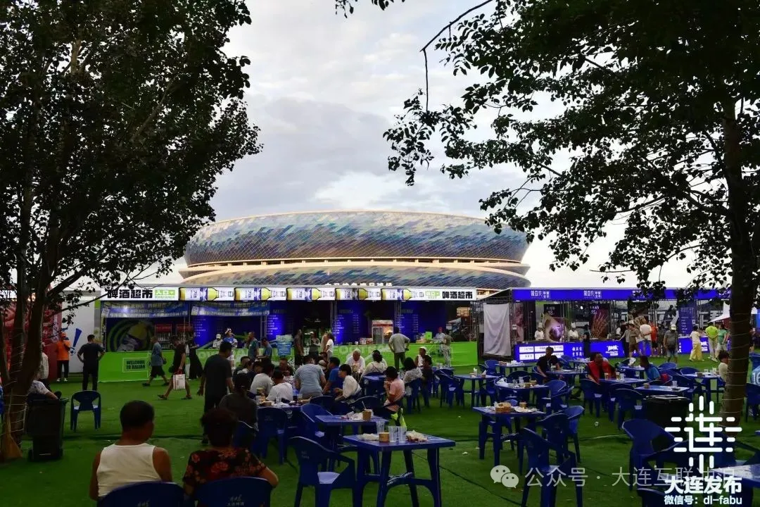 辽宁大连甘井子区海边新增一美食市集火热开市