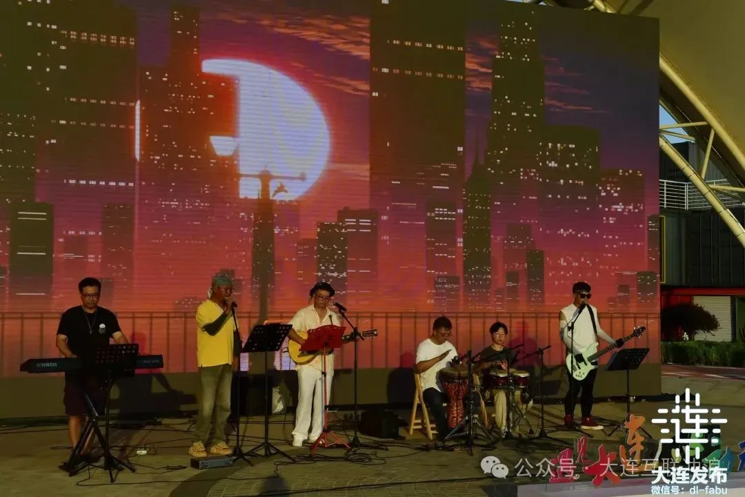 辽宁大连甘井子区海边新增一美食市集火热开市