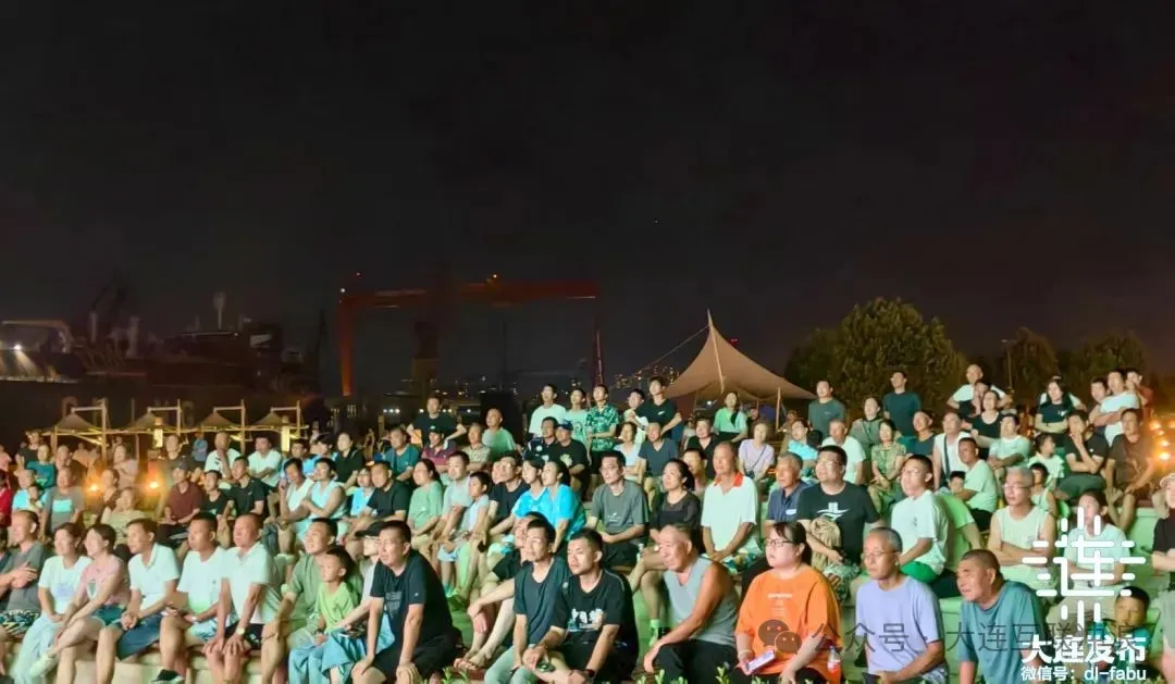 辽宁大连甘井子区海边新增一美食市集火热开市