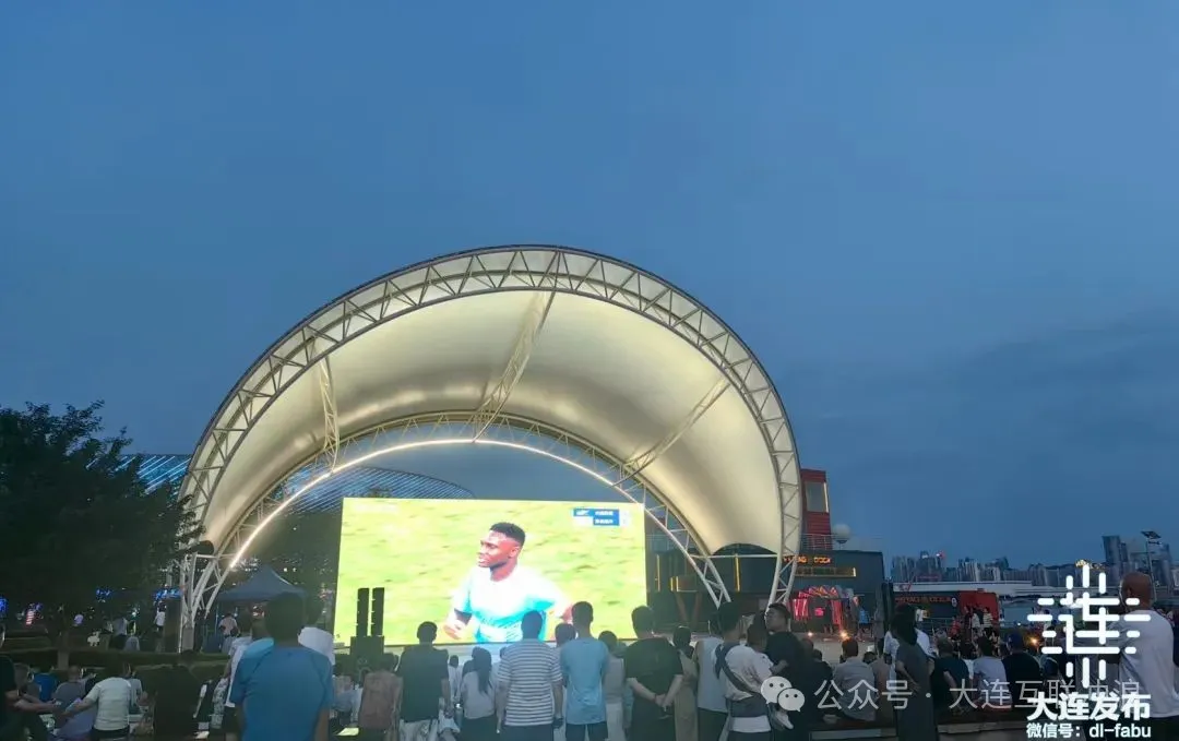 辽宁大连甘井子区海边新增一美食市集火热开市