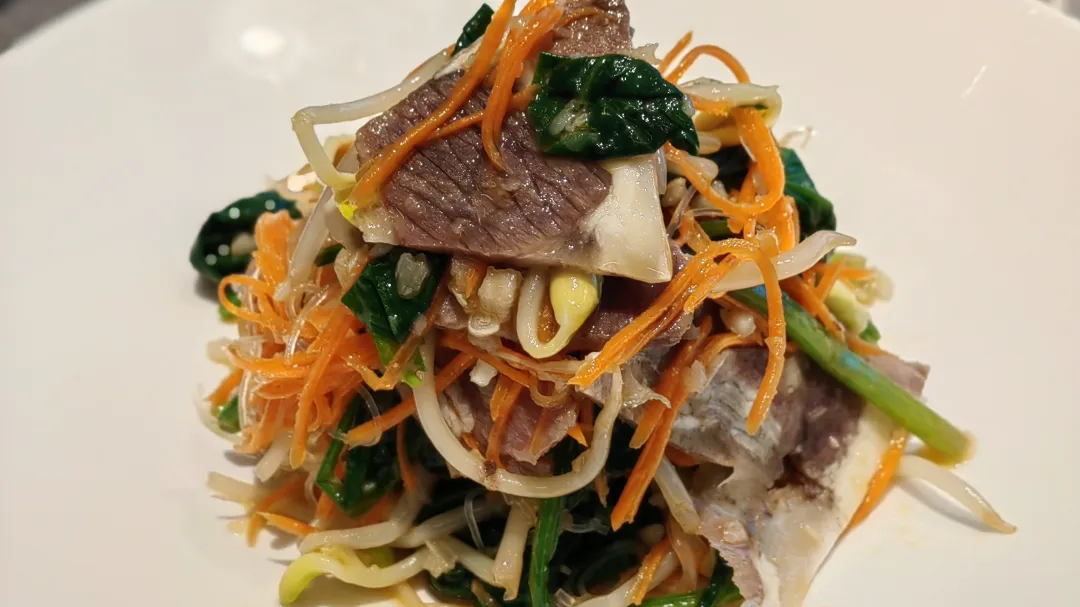 天津美食探店燕兰楼品尝招牌特色烤羊腿