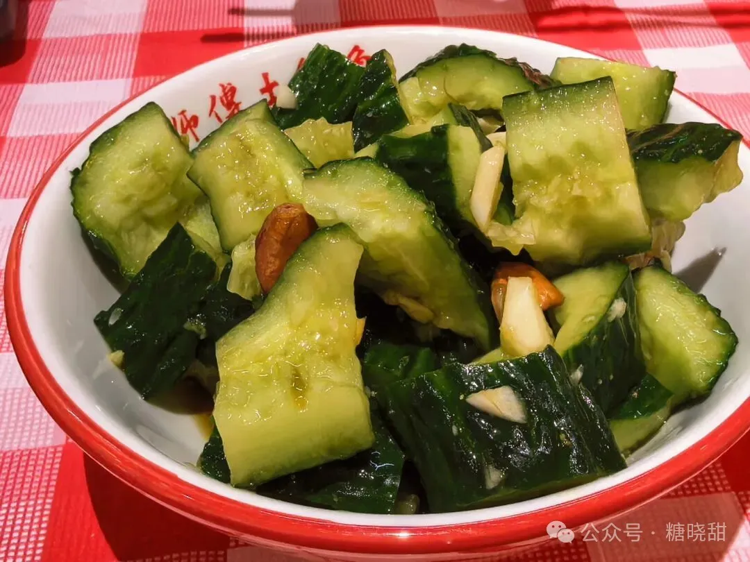剁椒鲫鱼即是招牌菜