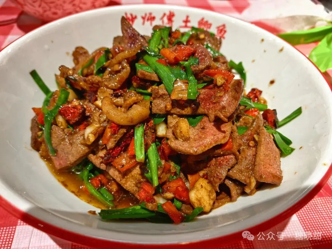 剁椒鲫鱼即是招牌菜