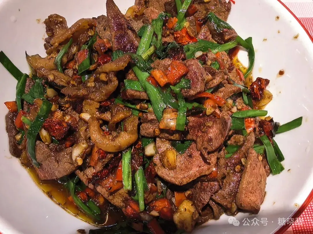 剁椒鲫鱼即是招牌菜
