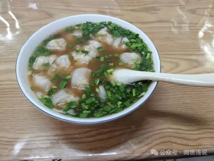 世间山珍海味抵不过家乡一碗热馄饨