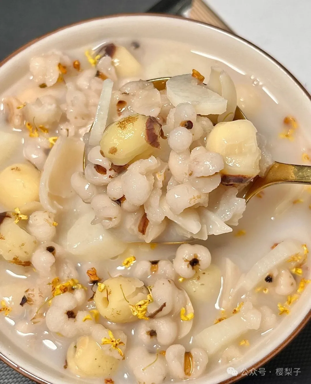 秋冬“养阴黄金粥”!3种食材搭配,润肺滋阴、补气血,越喝越滋润!