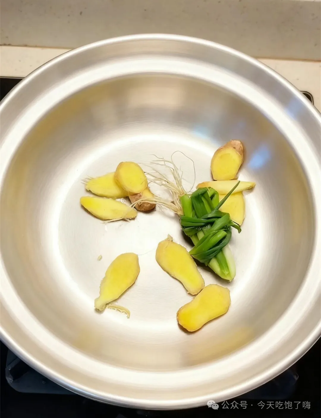 当餐现做江西特色美食:很好吃的宁都三杯鸡