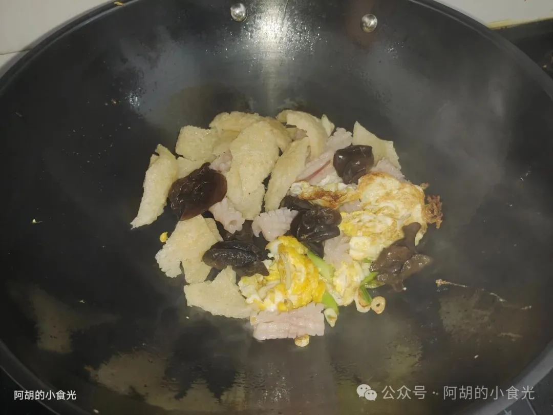 多种食材一锅煮,天冷就适合吃这汤菜!加一把时令鲜蔬、鲜嫩到在嘴里打滑,好吃好做全家都爱