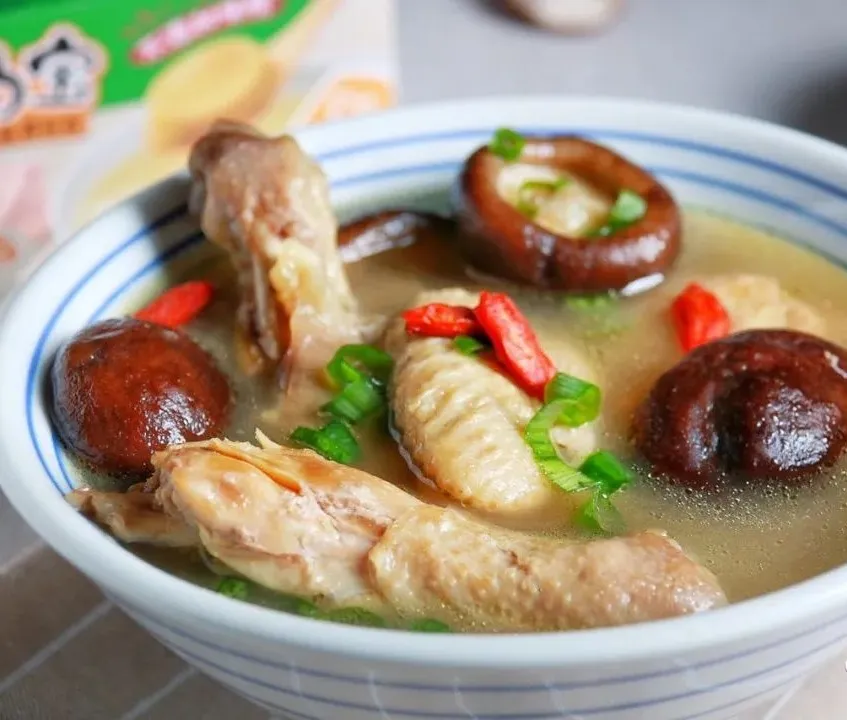 当餐美食炖鸡汤!真正的鸡汤~教你煲出美味的鸡汤
