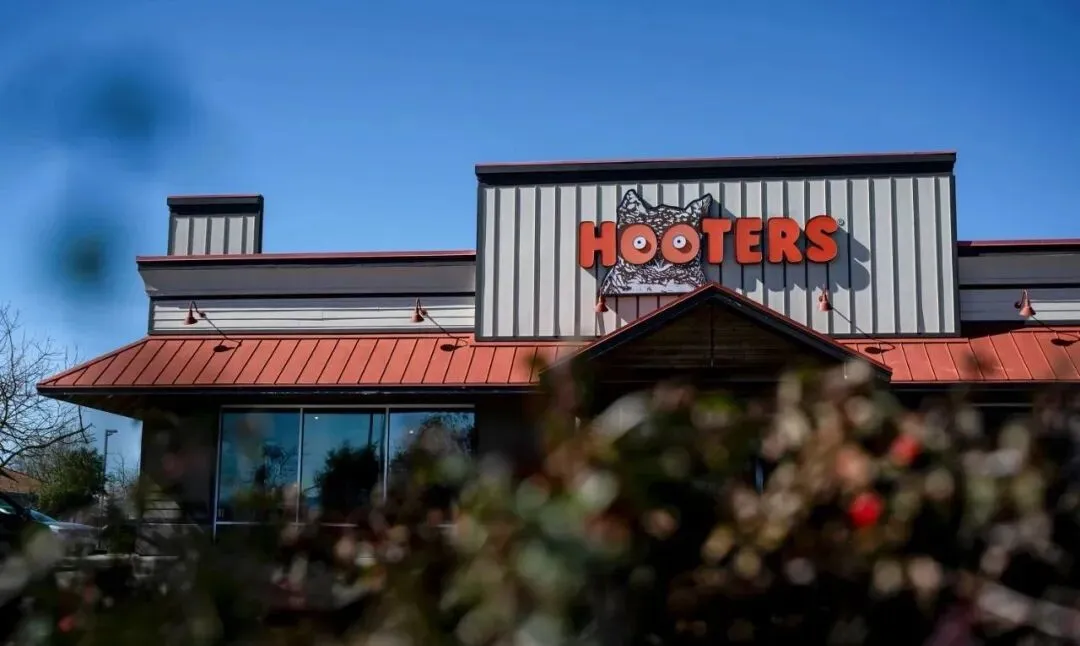 当餐饮开始 “擦边”,消费者为何愿为 “越界感” 买单?