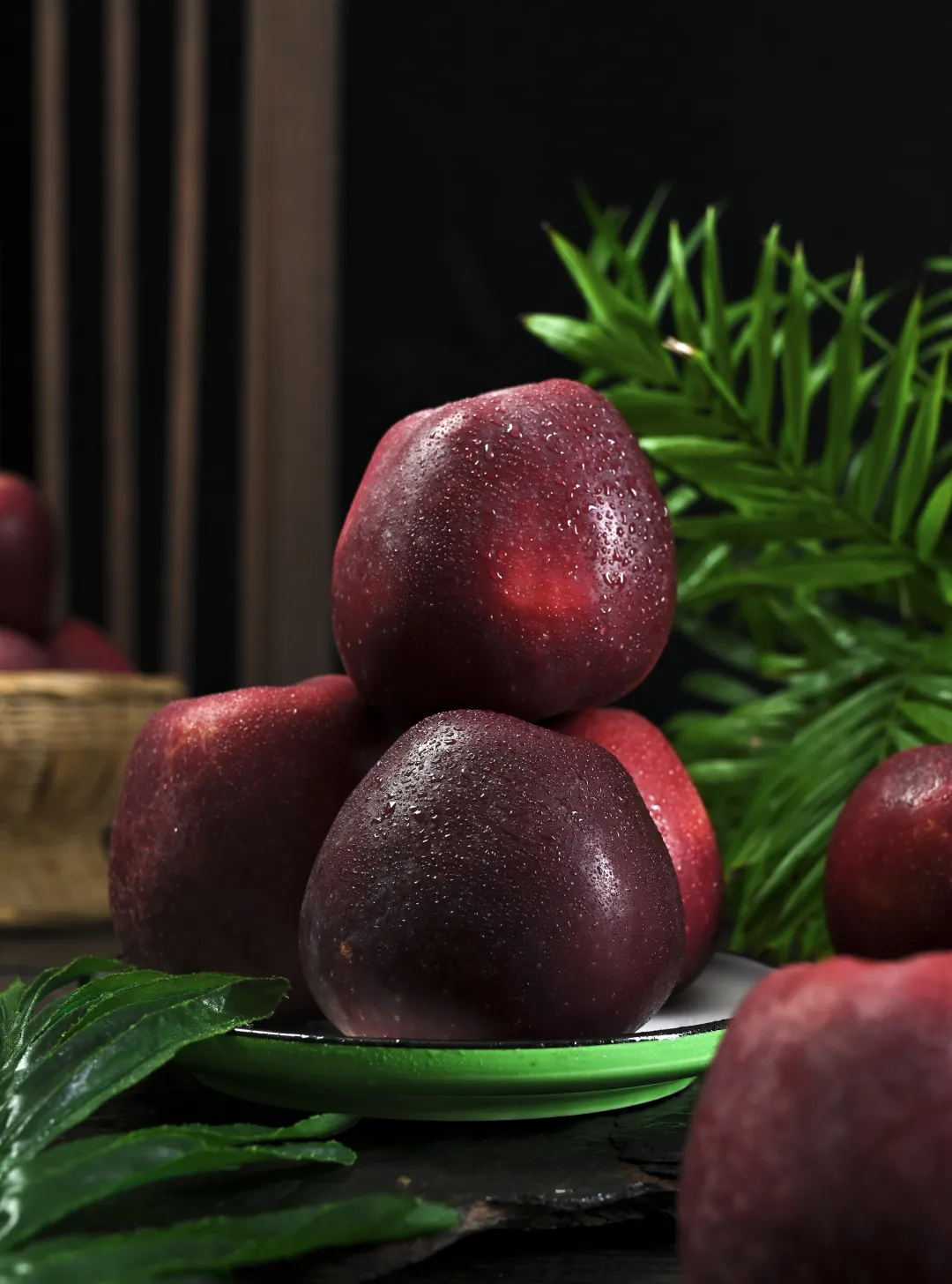 昭通黑卡苹果,香甜爽脆,满口都是醇厚香甜的苹果香气