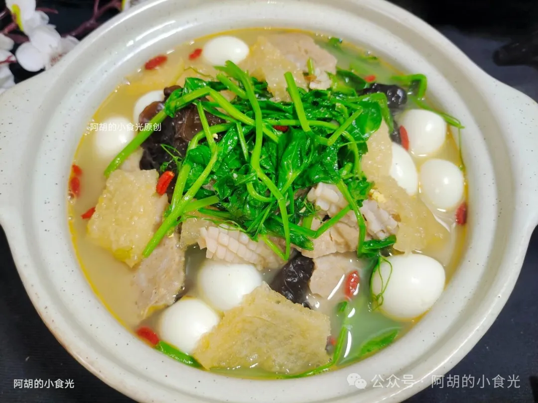 多种食材一锅煮,天冷就适合吃这汤菜!加一把时令鲜蔬、鲜嫩到在嘴里打滑,好吃好做全家都爱