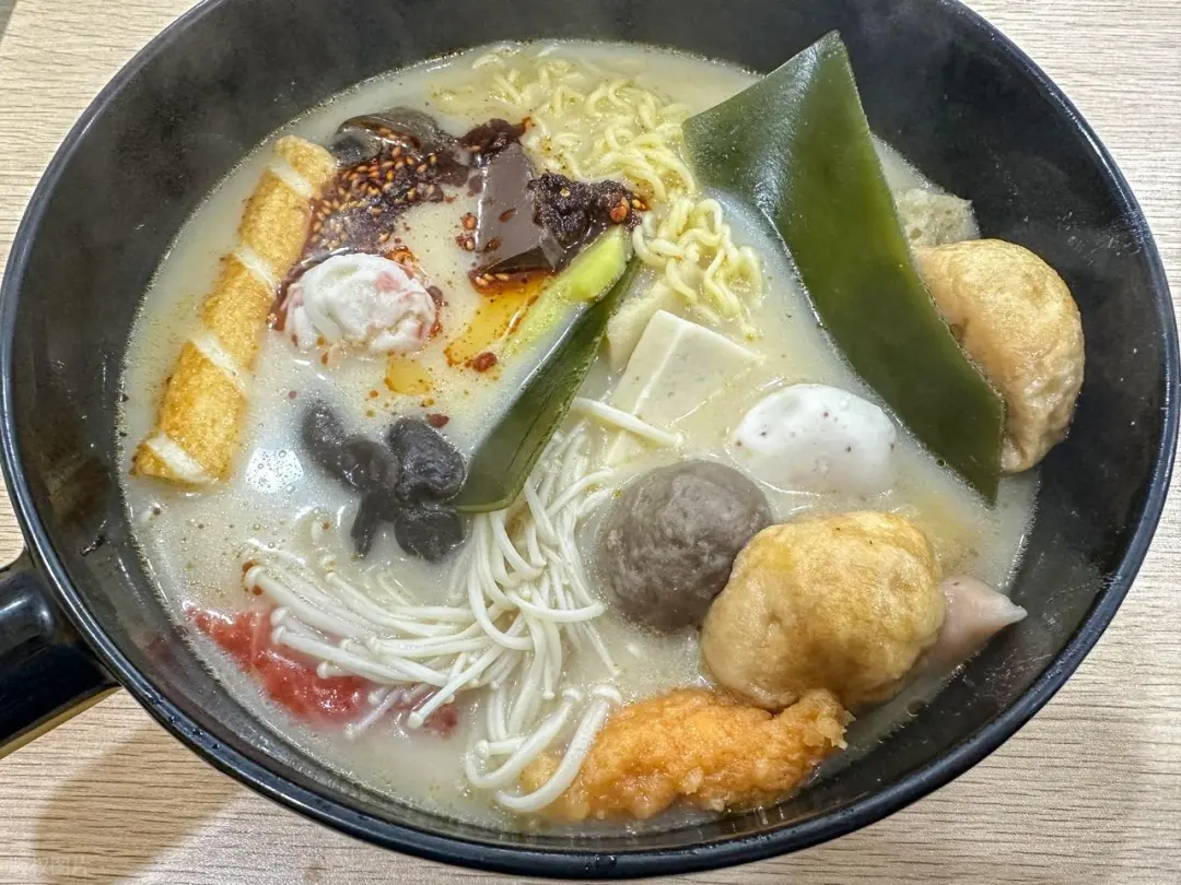 从街边摊到“餐饮刺客”:月薪过万吃不起的麻辣烫!