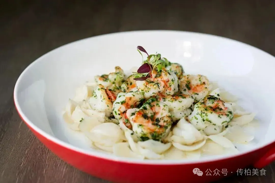 当餐山海珍馔,味蕴万象美食!海鲜创意融合菜单