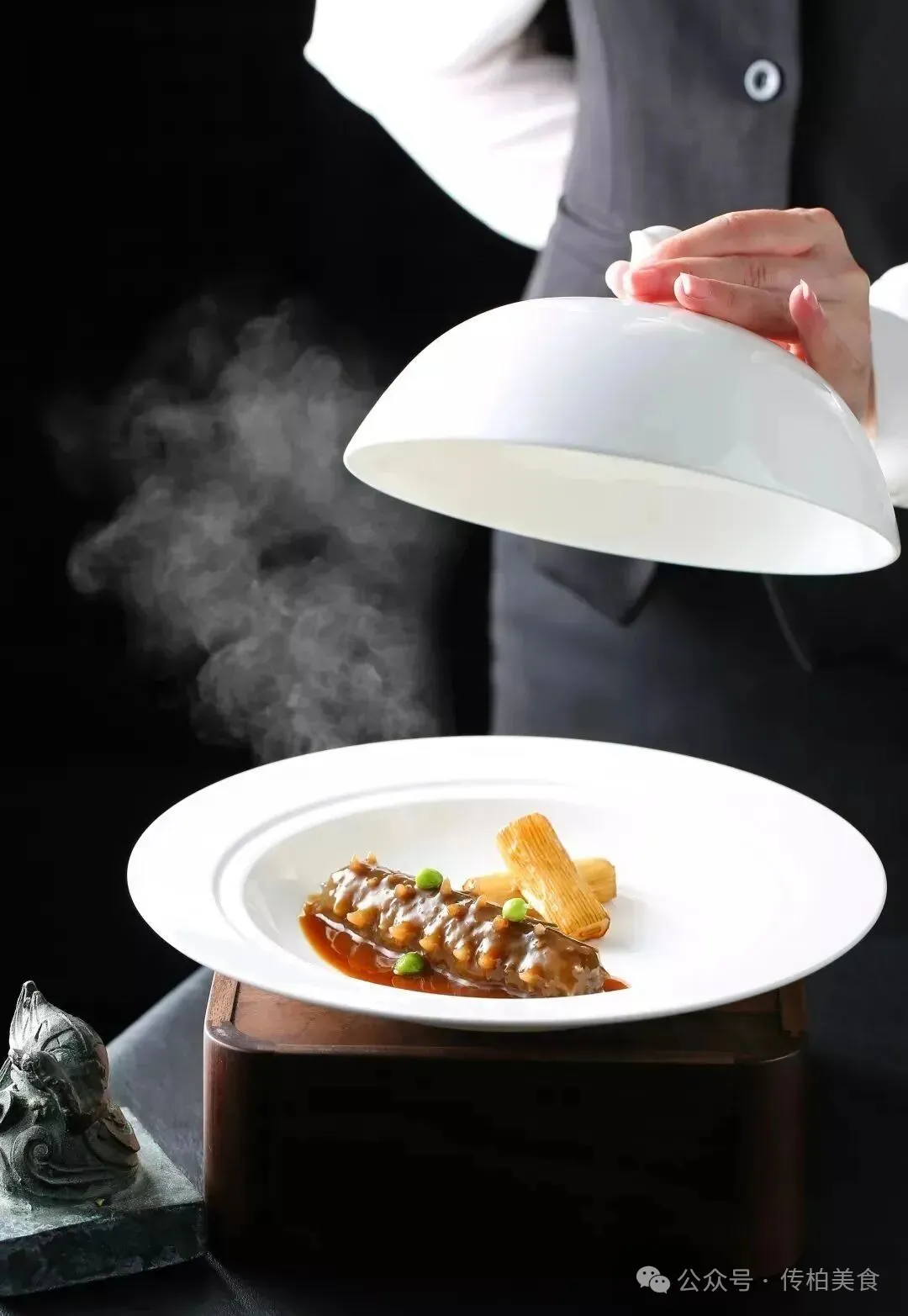 当餐山海珍馔,味蕴万象美食!海鲜创意融合菜单