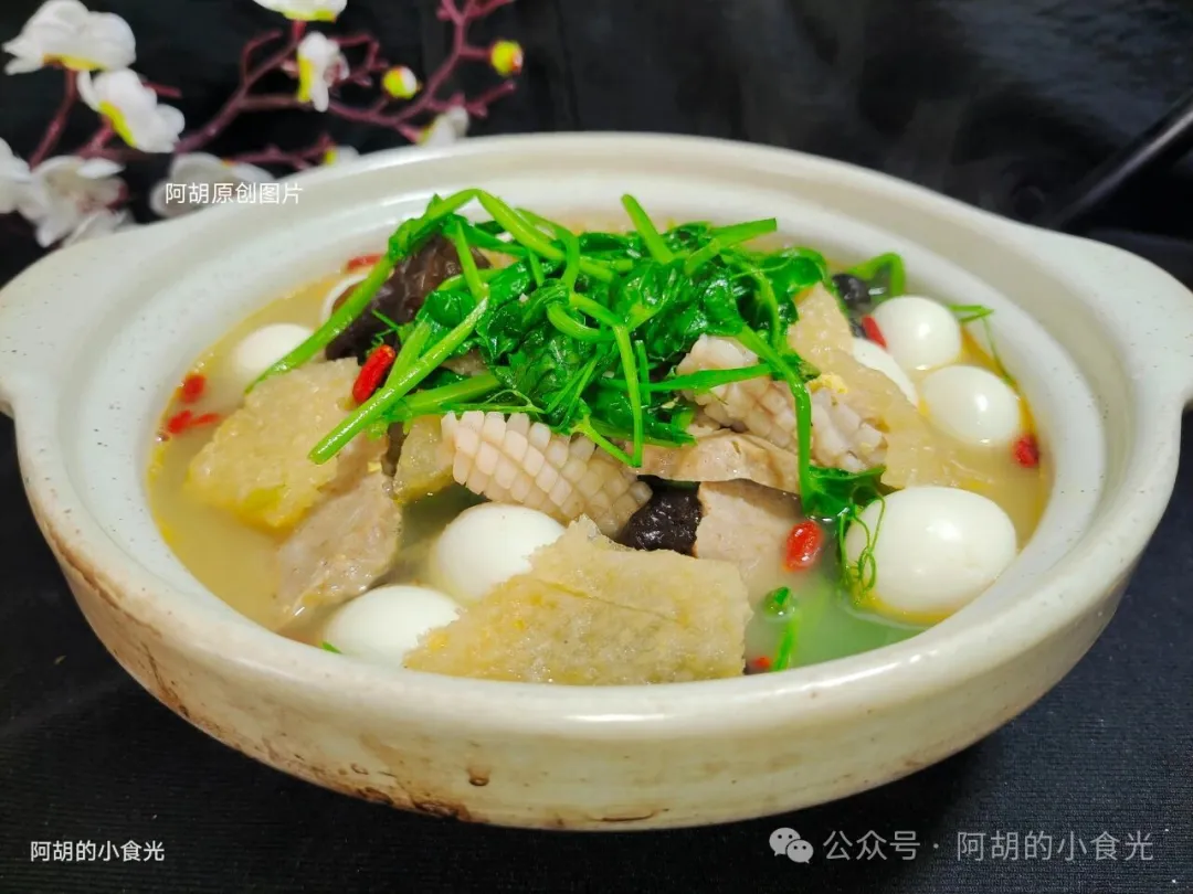 多种食材一锅煮,天冷就适合吃这汤菜!加一把时令鲜蔬、鲜嫩到在嘴里打滑,好吃好做全家都爱