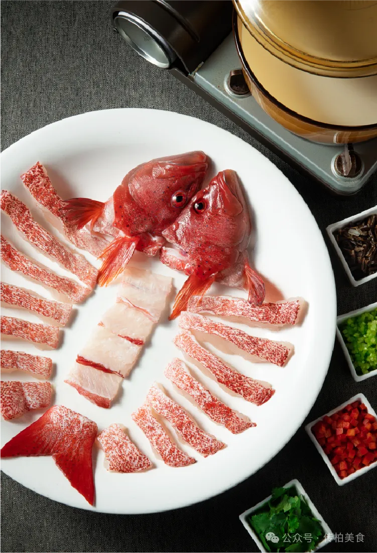 当餐山海珍馔,味蕴万象美食!海鲜创意融合菜单