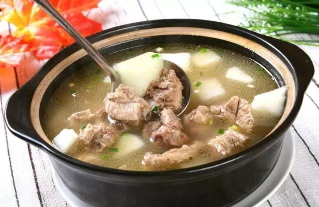 炖排骨直接下锅?怪不得不好吃,原来是忽略了这1步,肉柴还不鲜