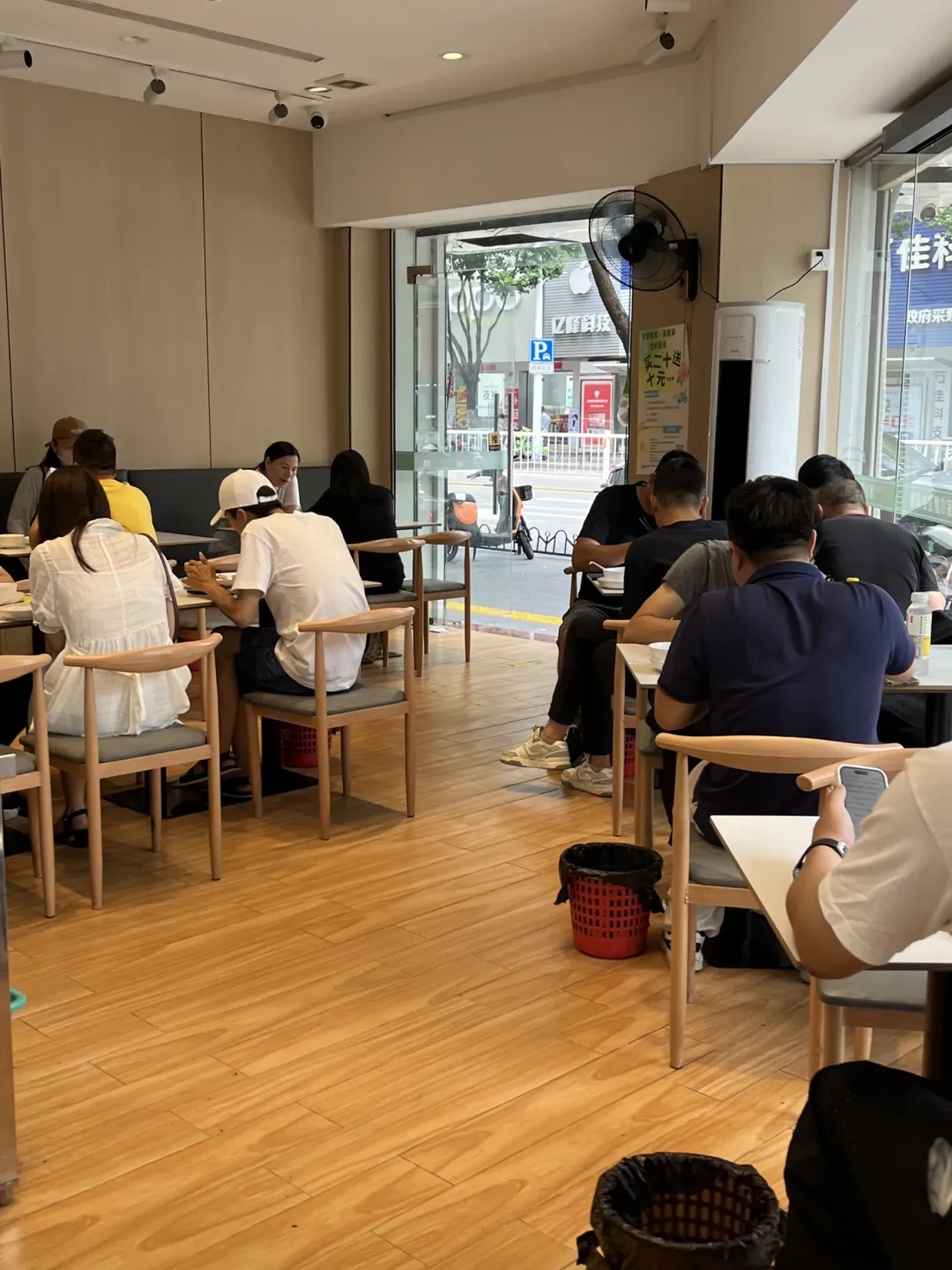 漳州快餐“现炒+自选称重”新模式,点亮民生餐桌