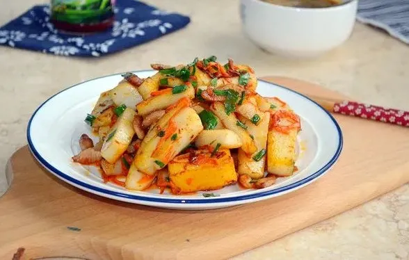 香菇小酱炒年糕,当餐现做美味升级