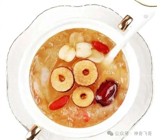 冬季皮肤干燥糙!3种食材炖一锅,润肺补津、养肌肤,水润细腻不卡粉!