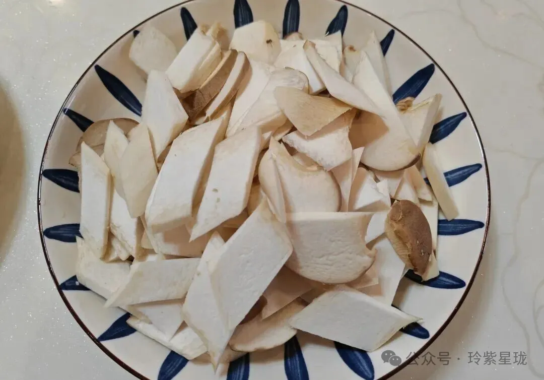 多种食材搭配,大火一炒就能上桌,营养又好吃!