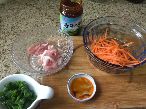 香菇小酱炒年糕,当餐现做美味升级