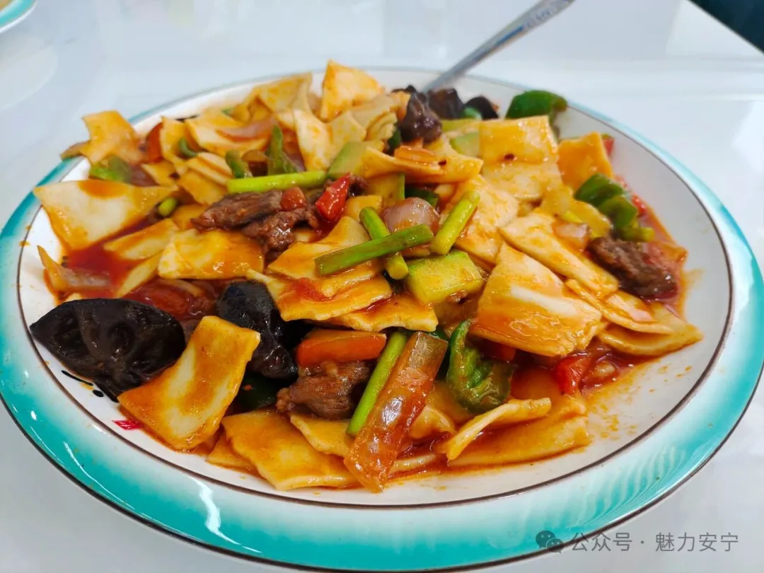 云南安宁八街老顺羊肉&撒拉兰州拉面,鲜到骨子里,馋到上头