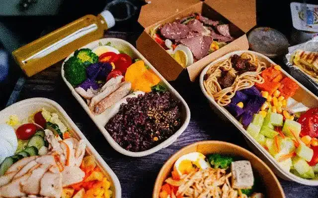 食材来源不明、操作环境差……无堂食更要有规范