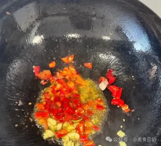 食材常见,做法简单,好吃又好上手的豆芽炒牛肉!