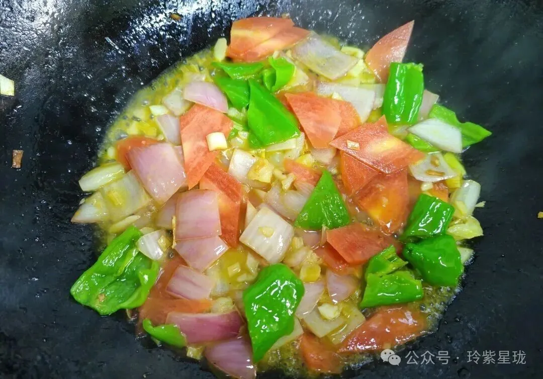 多种食材搭配,大火一炒就能上桌,营养又好吃!