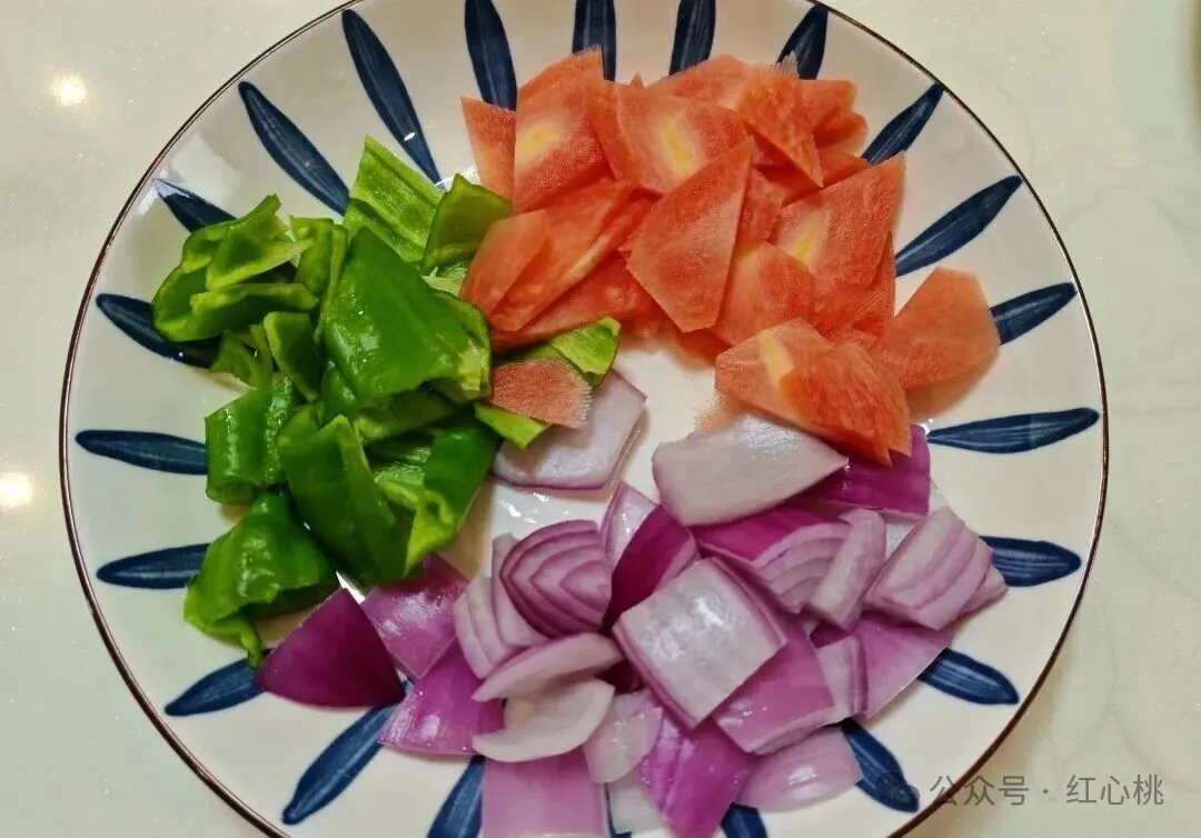 多种食材搭配当餐现做家常菜,大火素炒杏鲍菇,营养又好吃!