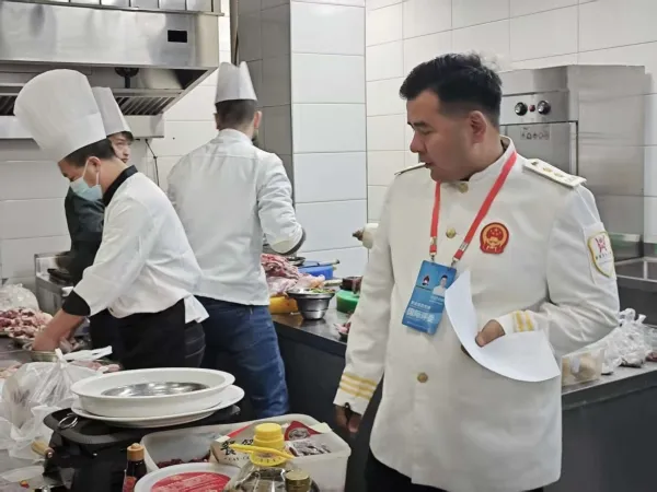 墨玉县“工会杯”餐饮技能大赛落幕 38名选手竞逐“舌尖匠心”