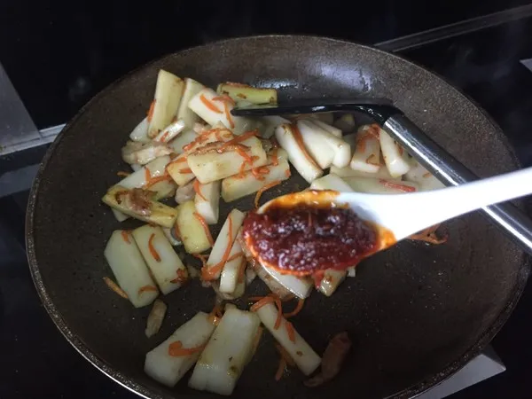 香菇小酱炒年糕,当餐现做美味升级