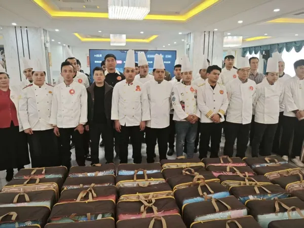 墨玉县“工会杯”餐饮技能大赛落幕 38名选手竞逐“舌尖匠心”