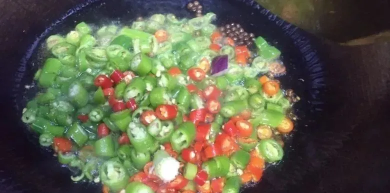 双椒回锅带鱼,焦香酥脆,美味更营养!