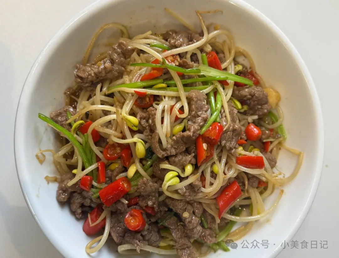 食材常见,做法简单,好吃又好上手的豆芽炒牛肉!