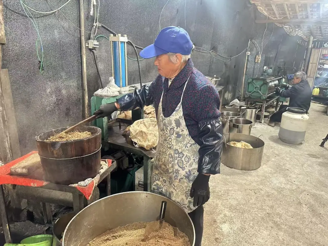 2000斤有机山茶油!据说这是浦江最好的茶油