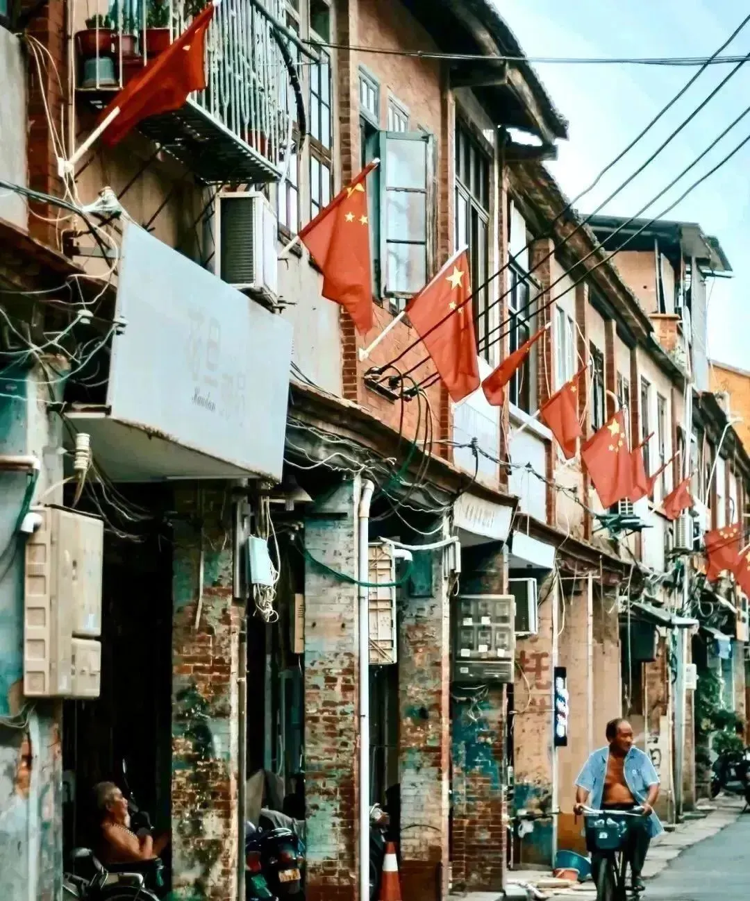 福建漳州三面环山,一面环海餐饮美食,吃不尽的山珍海味