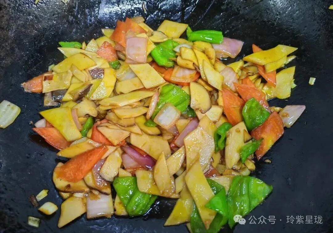 多种食材搭配,大火一炒就能上桌,营养又好吃!