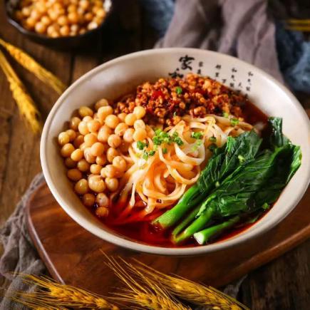 四川美食全景图!从盆地到高原的味觉暴击