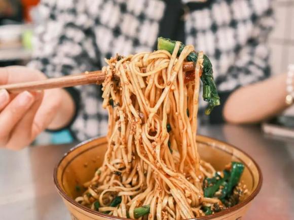 四川美食全景图!从盆地到高原的味觉暴击